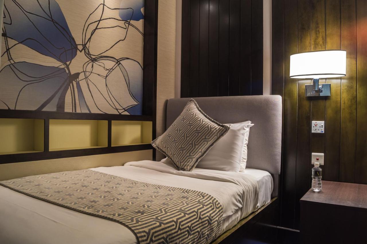 Nap Room and Lounge Use + Free meals (Common Shower & Toilet) Check-in 2PM & Check-out 12PM